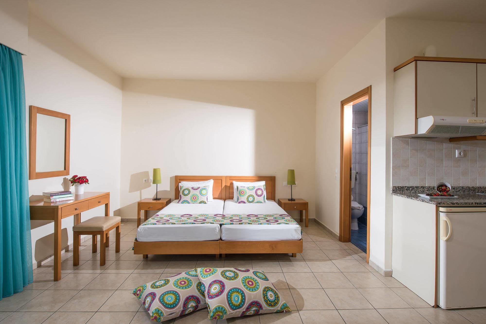 Kristalli Hotel Apartments Malia Eksteriør bilde